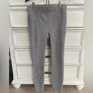 SPANX pull on gray snake print pant/legging